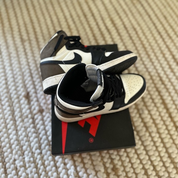 Mocha air Jordan’s 1s retro high - Picture 4 of 4